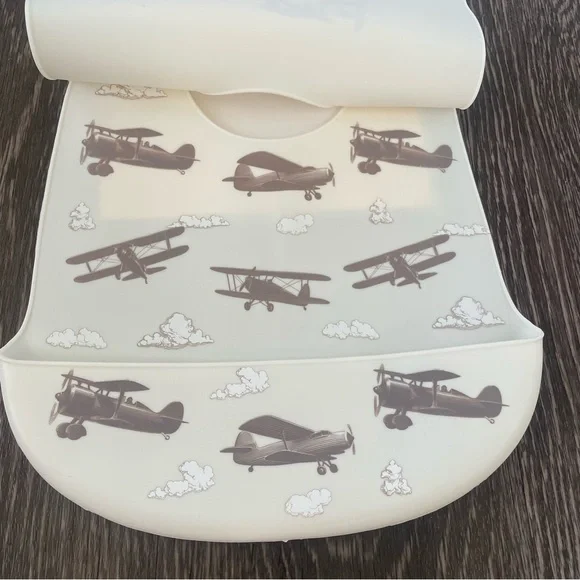 New! Badgley Mischka Vintage "Let the adventures Begin" Silicone Bib Set - Picture 4 of 7